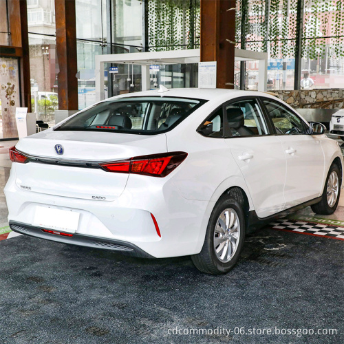 Vendita calda Nuovo veicolo energetico Changan Eado Compact Car 5 sedili Nuovo veicolo elettrico